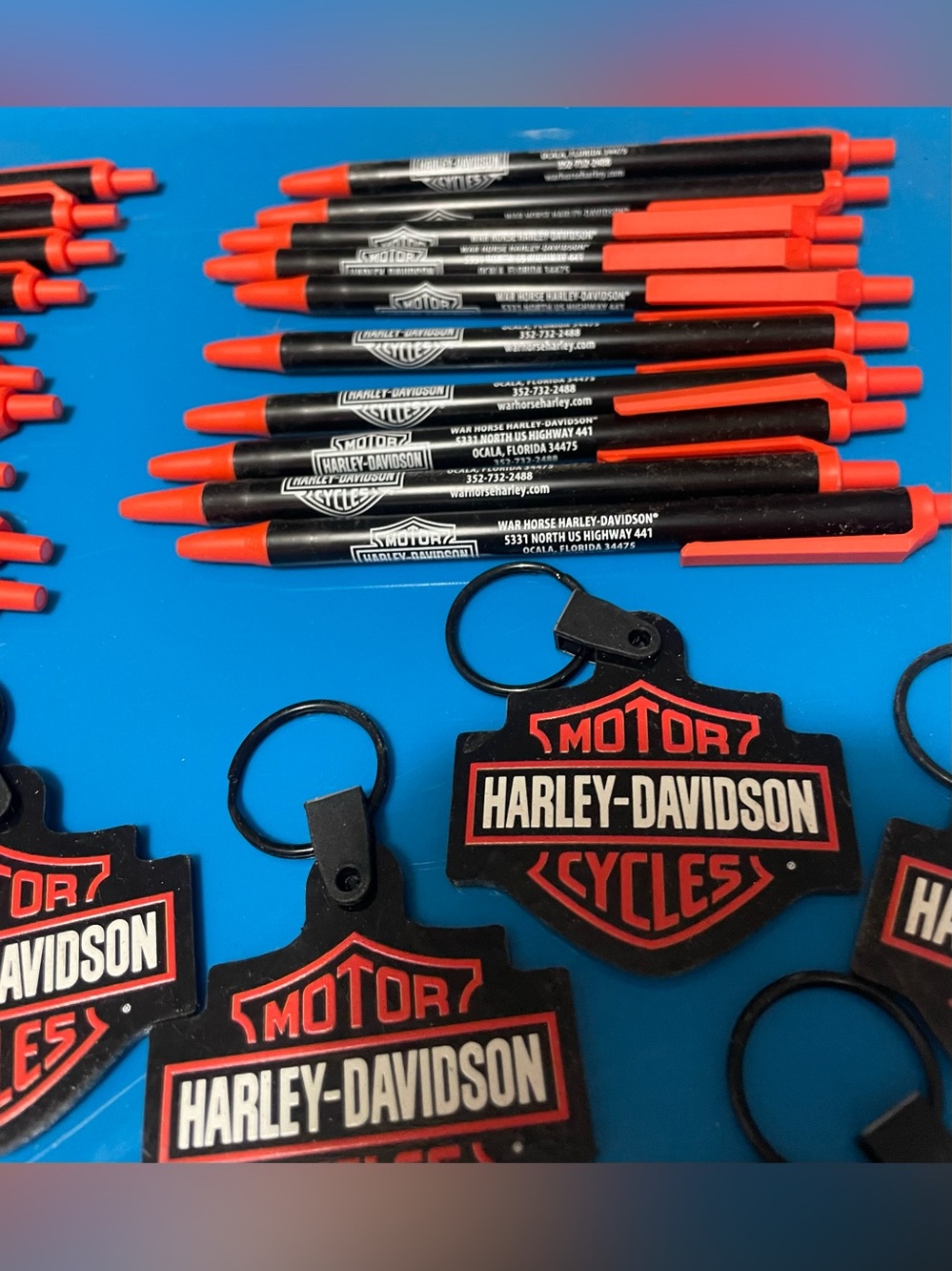 Harley-Davidson Black & Red Keychains & Harley-Davidson Pens